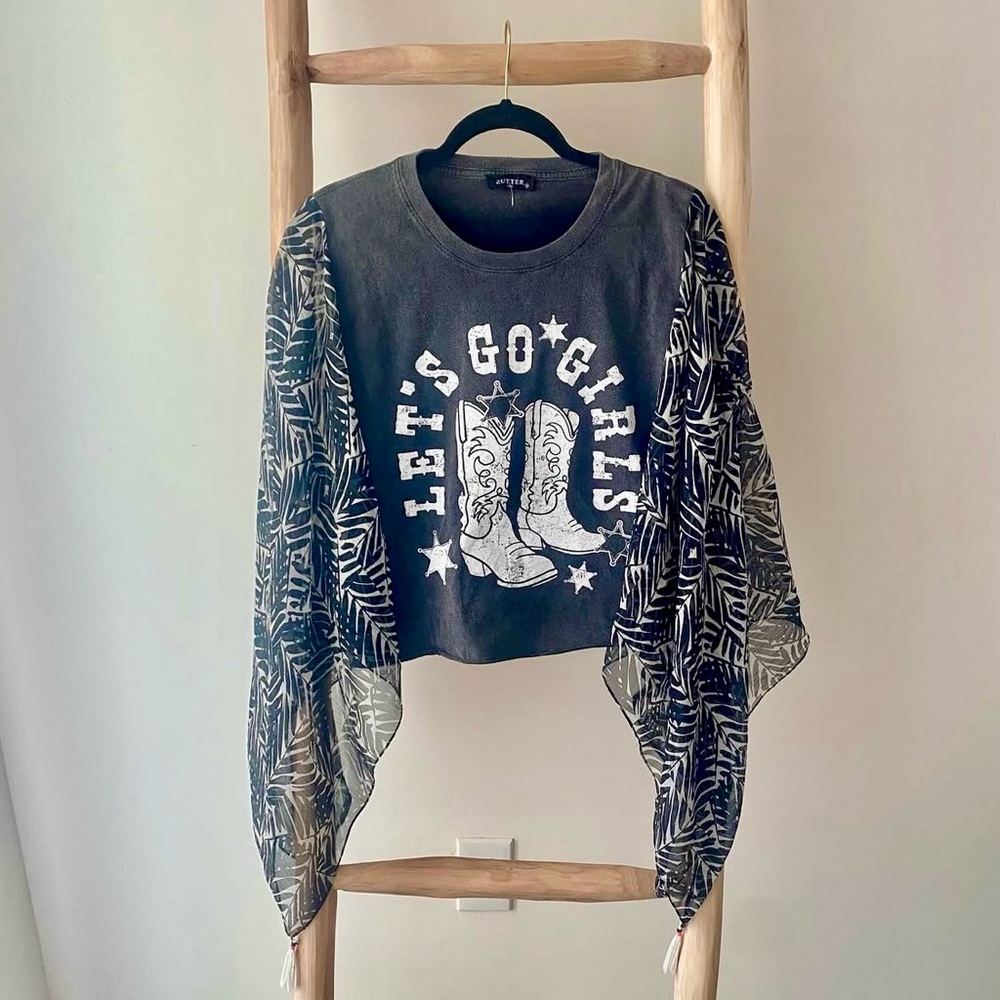 Western Chic Gray Graphic Kimono Top with Sheer Sleeves